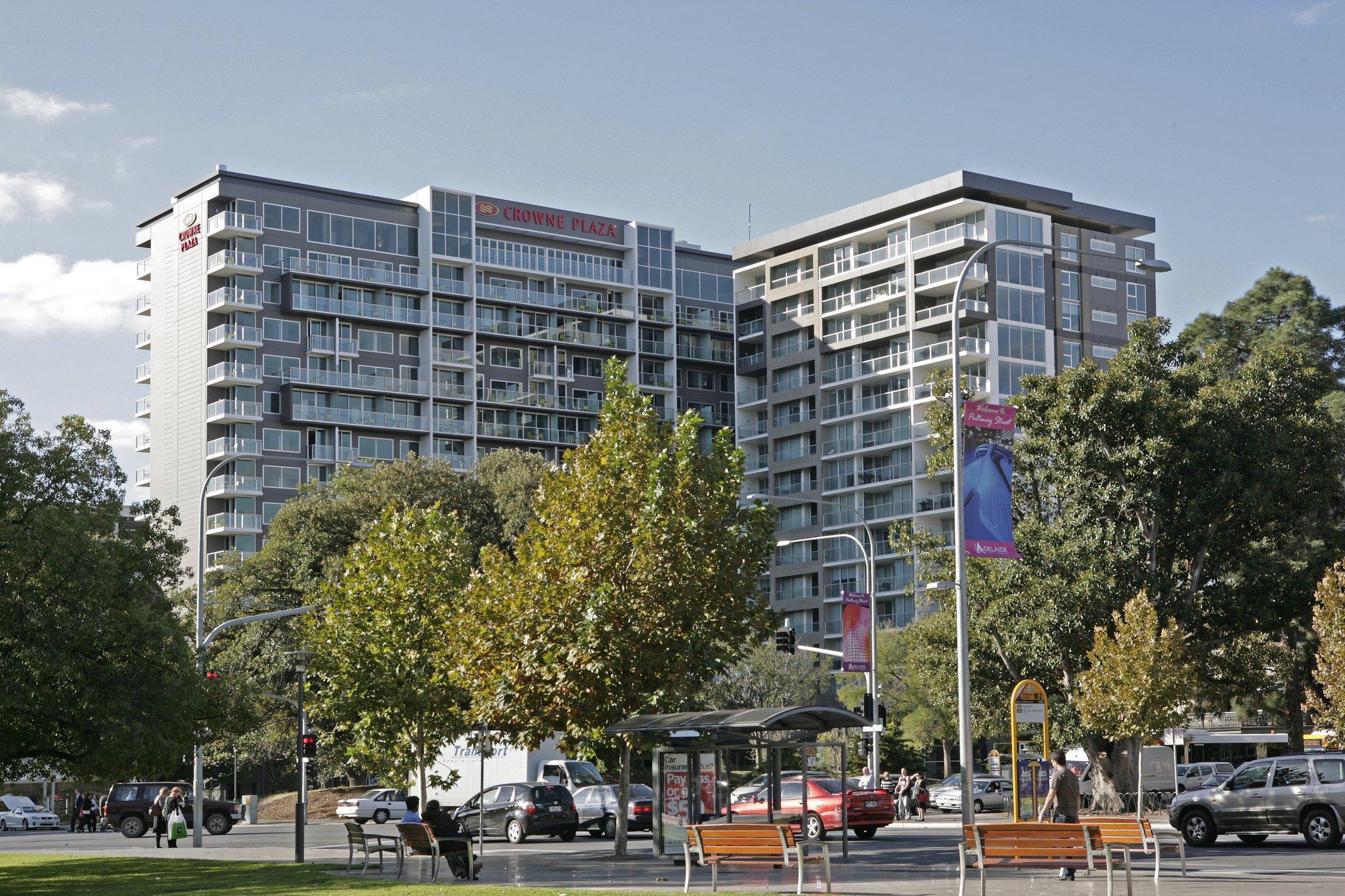 Hotel Pullman Adelaide Esterno foto The hotel in 2012