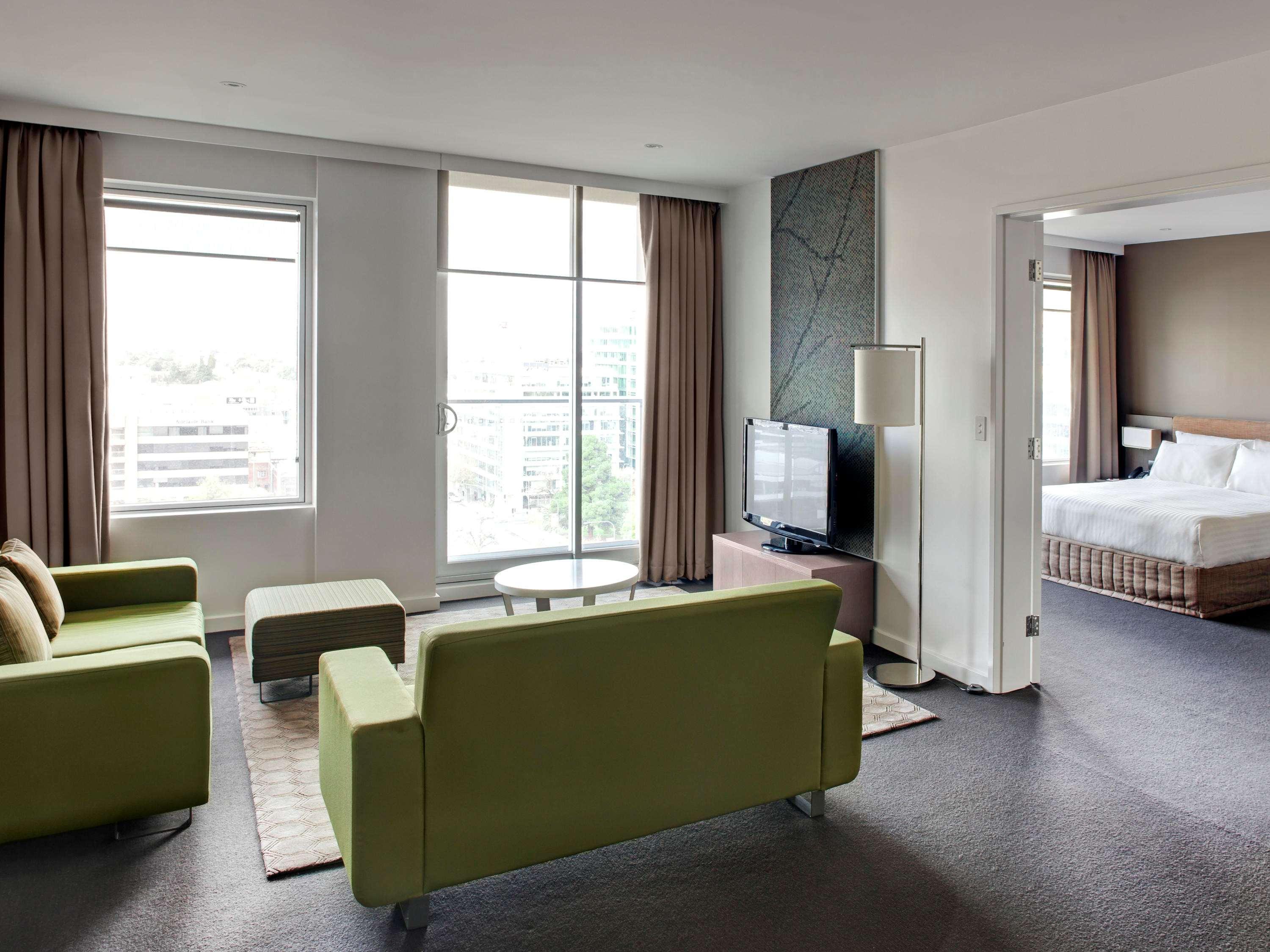 Hotel Pullman Adelaide Esterno foto Suite at the hotel