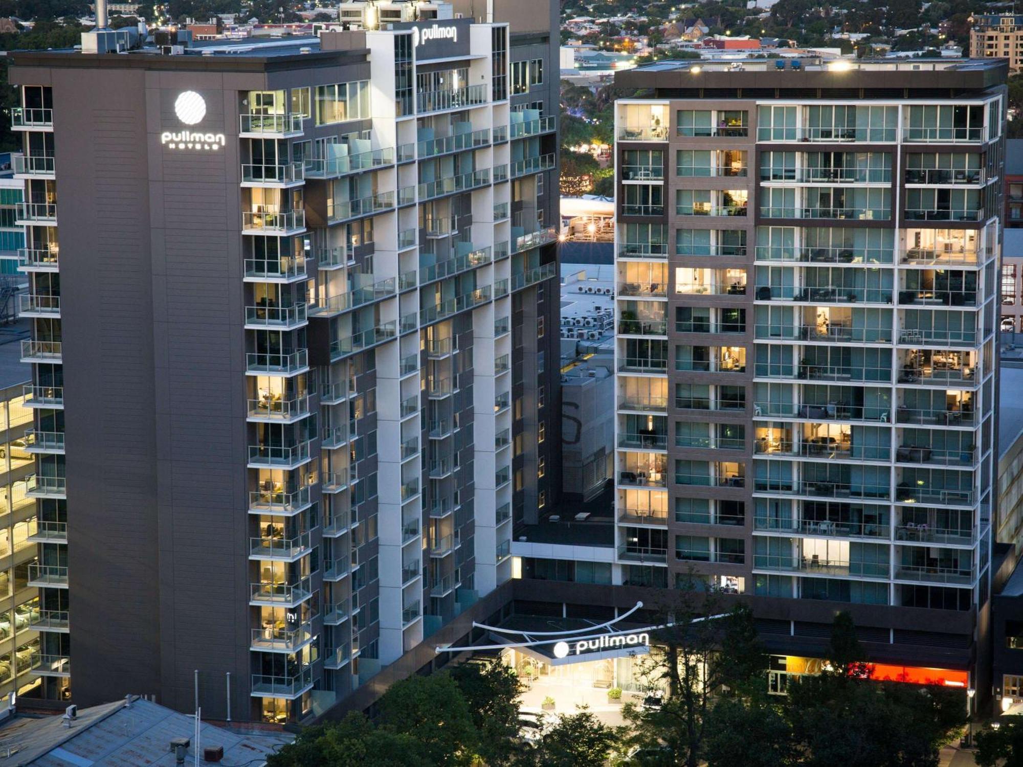 Hotel Pullman Adelaide Esterno foto Pullman Perth Waterfront
